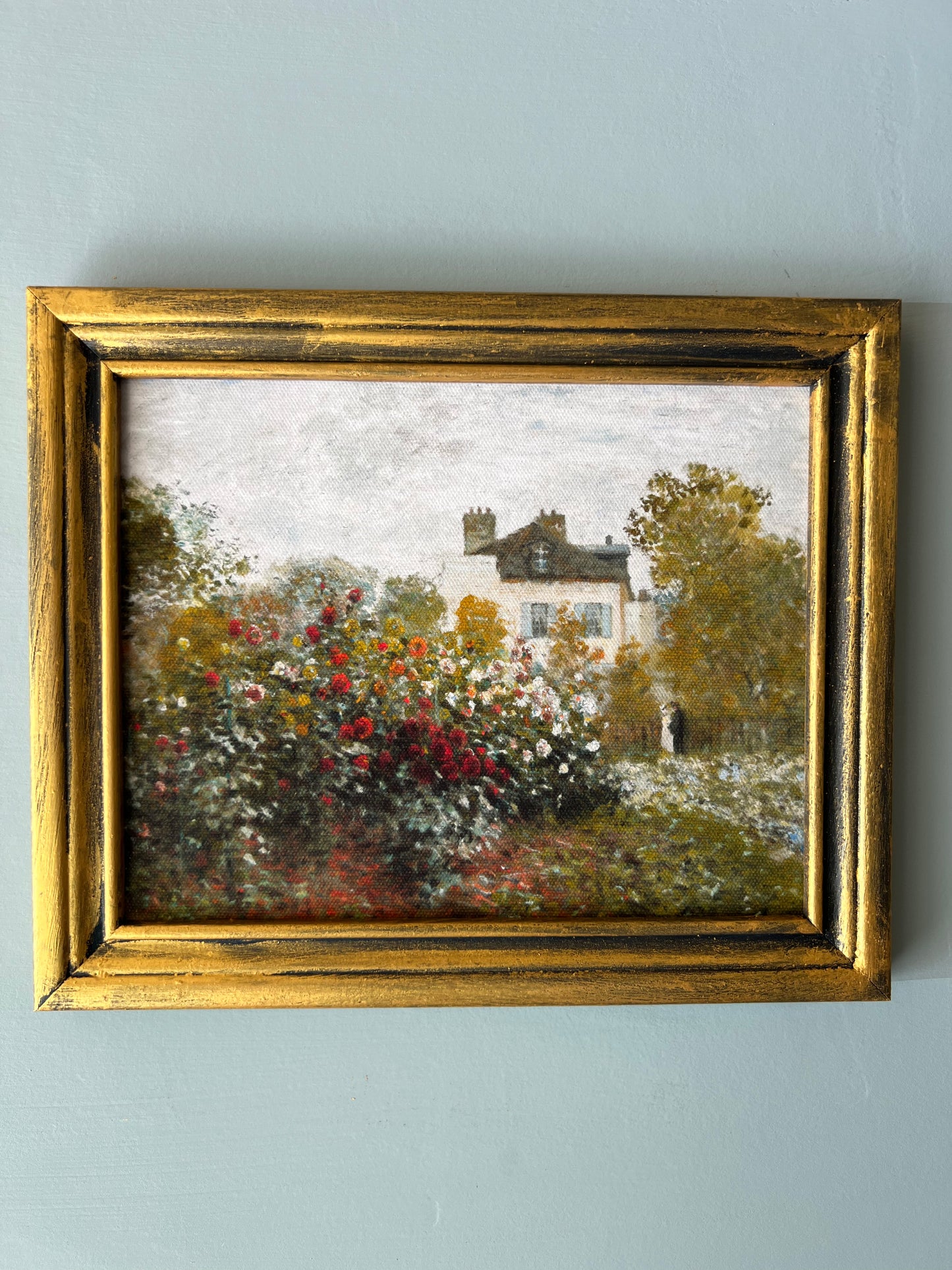 Cottage Garden - Canvas Print in Vintage Gold Frame