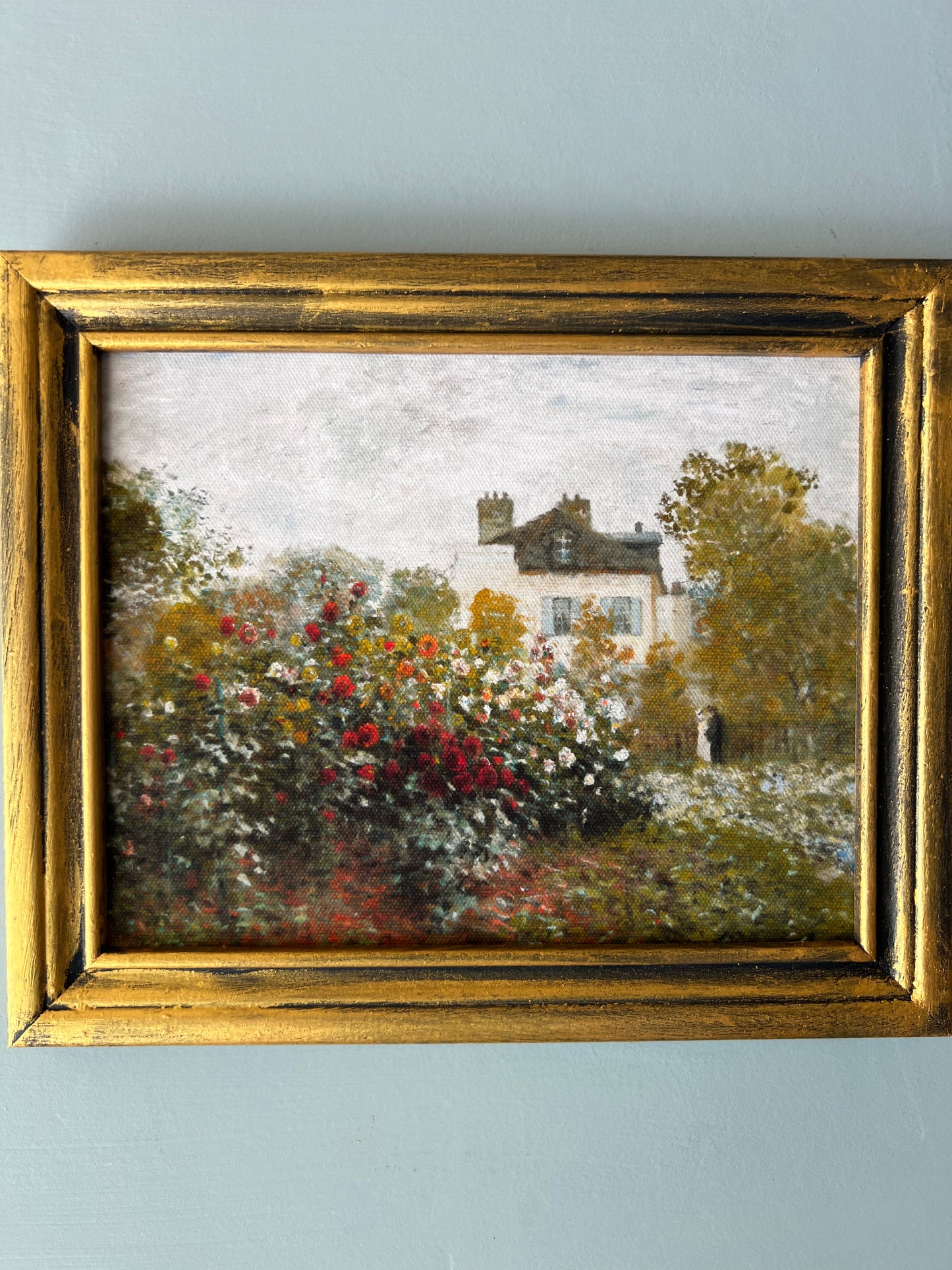 Cottage Garden - Canvas Print in Vintage Gold Frame