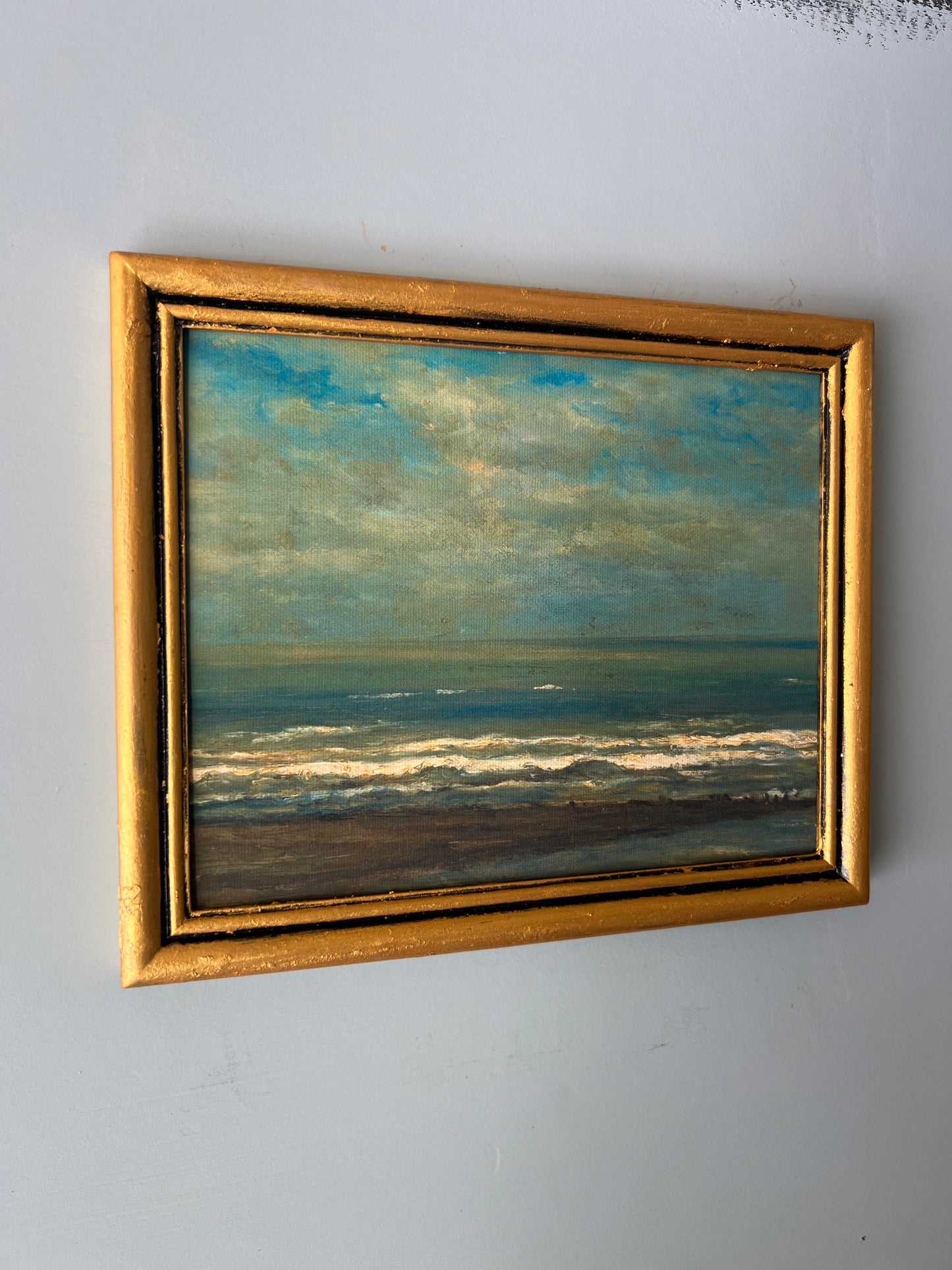 Rocky Coast - Canvas Print in Vintage Gold Frame