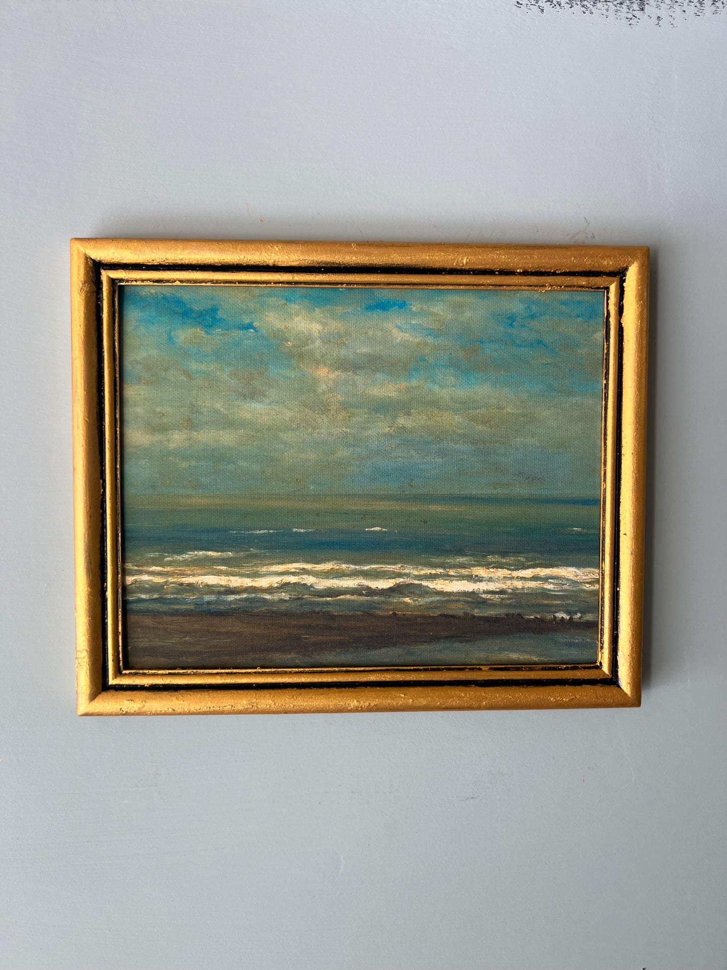 Rocky Coast - Canvas Print in Vintage Gold Frame